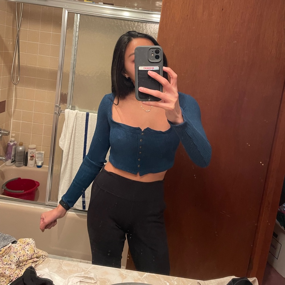 cropped blue long sleeve